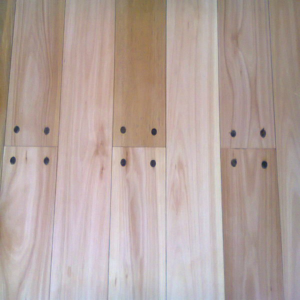 PISO TARUGADO GUATAMBU 1"/3" COMERCIAL/1,20 MTS